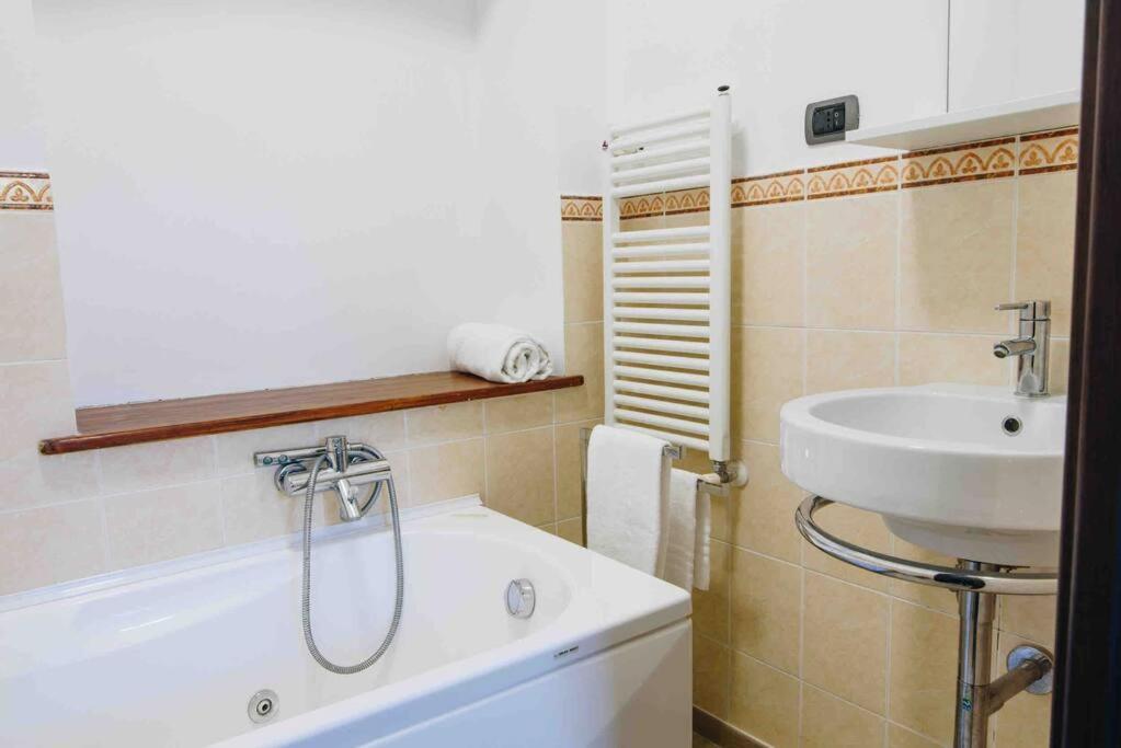 La Terra Del Mare Apartment La Spezia Bagian luar foto